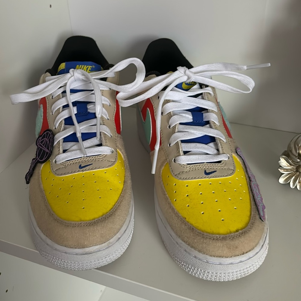 Nike Air Force 1LV81 Kids Size 6 Youth Multicolor Red Removable pieces